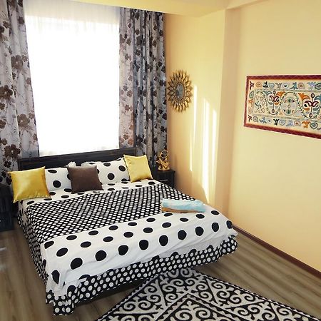 Bishkek Maximus Apartament 2 Екстериор снимка
