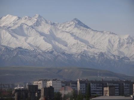 Bishkek Maximus Apartament 2 Екстериор снимка