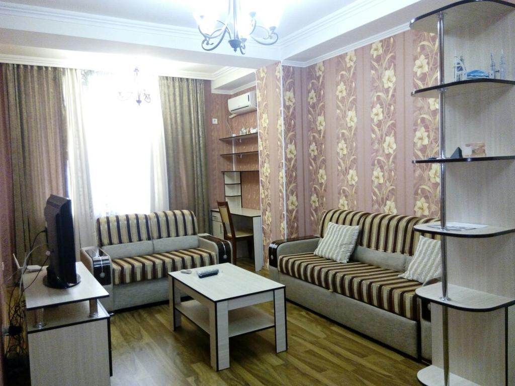 Bishkek Maximus Apartament 2 Екстериор снимка